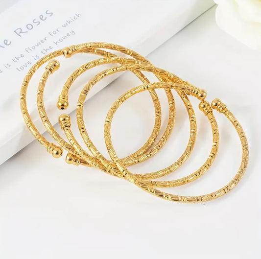 Golden Wrists | Integrated Ring Bracelet